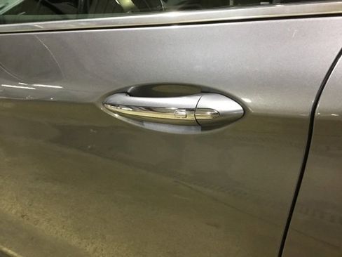 Used 2019 Buick Envision Essence image 12