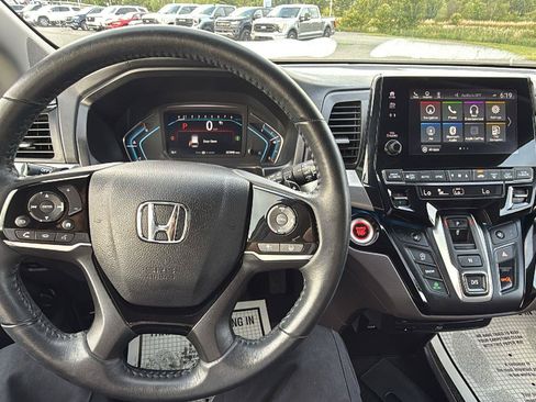 Used 2023 Honda Odyssey Touring image 25