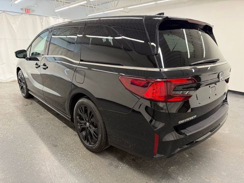 Used 2025 Honda Odyssey Sport-L image 3