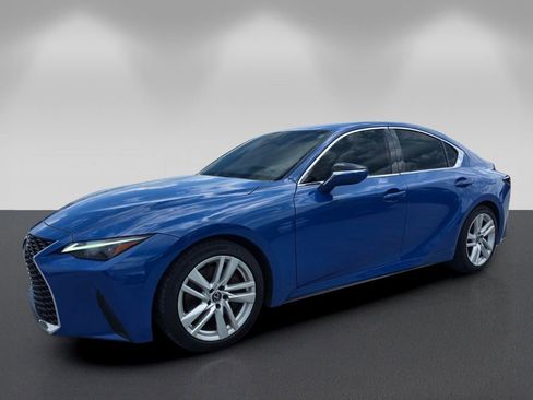 Used 2024 Lexus IS 300 w/ Comfort Package RWD image 8