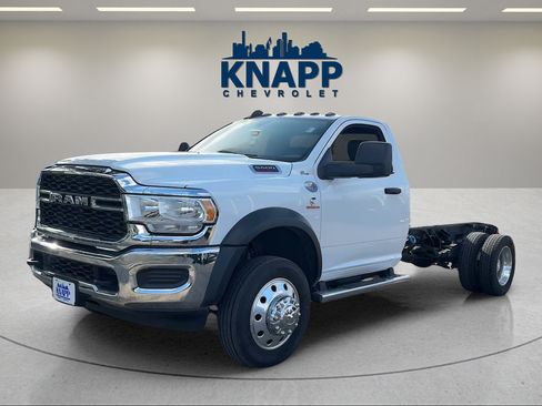 Used 2024 RAM 5500 Tradesman w/ Chrome Appearance Group RWD image 1