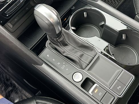 Used 2023 Volkswagen Atlas SE image 16