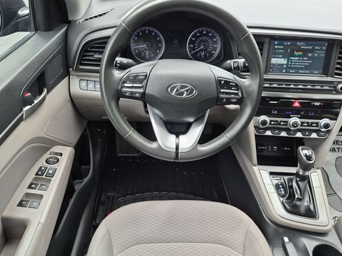Used 2020 Hyundai Elantra Value Edition FWD image 28