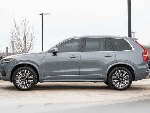 Used 2022 Volvo XC90 T5 Momentum w/ Climate Package image 6