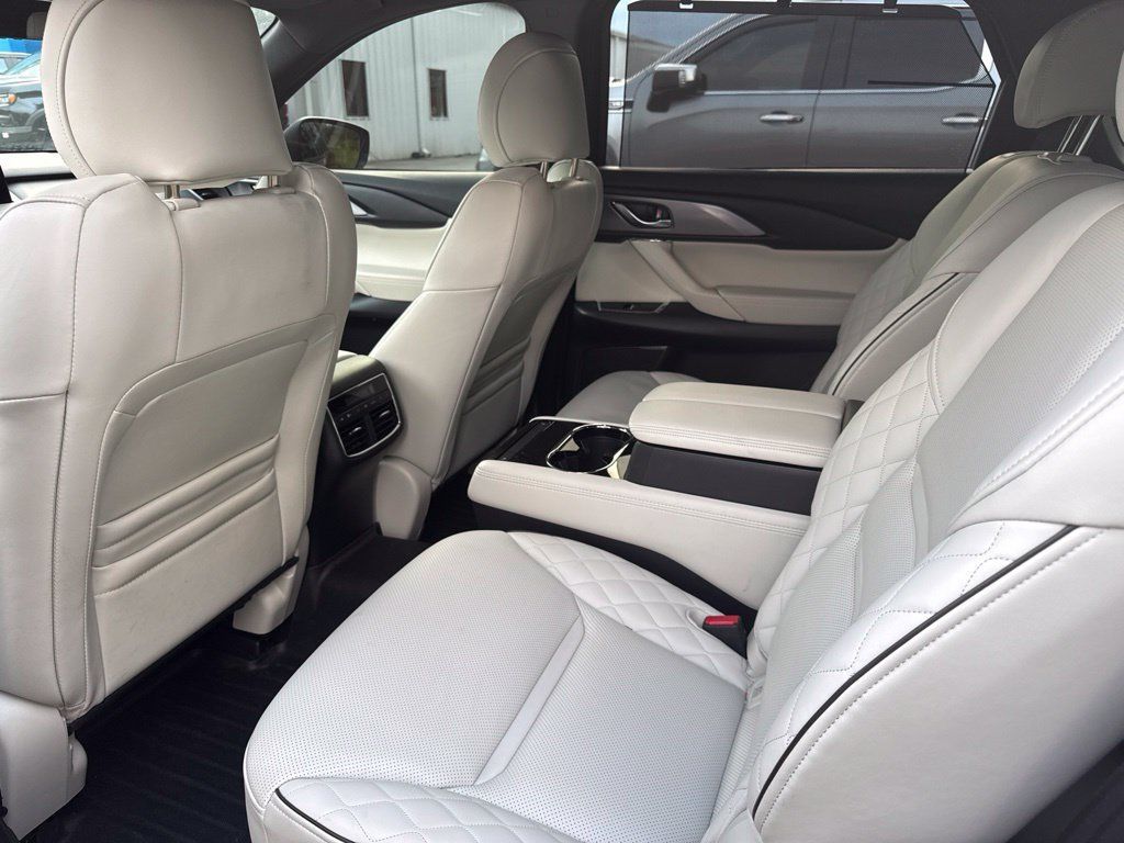 Used 2022 MAZDA CX-9 Signature AWD/4WD image 4