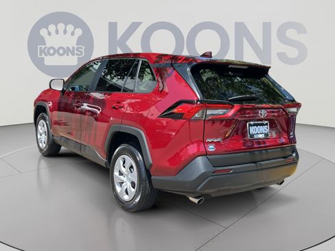Used 2025 Toyota RAV4 LE AWD/4WD image 4