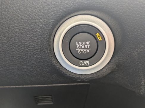 New 2026 Chrysler Pacifica Select image 28