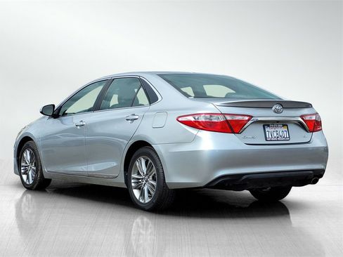 Used 2016 Toyota Camry SE image 6