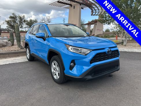 Used 2021 Toyota RAV4 XLE w/ Convenience Package image 1