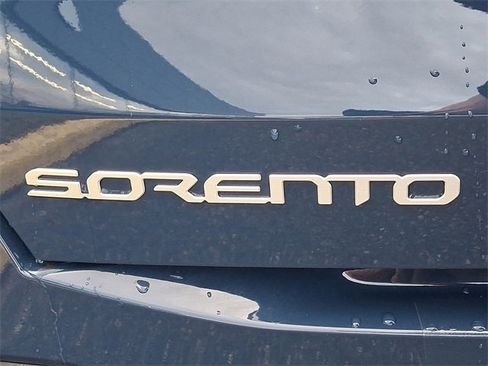 Certified 2025 Kia Sorento S image 30