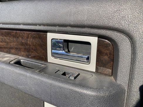 Used 2013 Ford F150 Platinum image 10