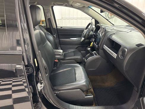 Used 2017 Jeep Compass Latitude AWD/4WD image 23
