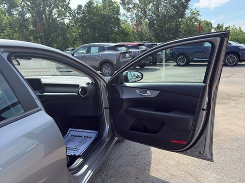 Used 2024 Kia Forte LXS FWD image 19