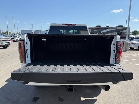 Used 2024 GMC Sierra 2500 AT4 w/ AT4 Premium Plus Package AWD/4WD image 38