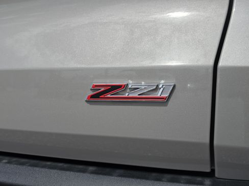 New 2026 Chevrolet Traverse Z71 w/ Driver Confidence Package AWD/4WD image 17