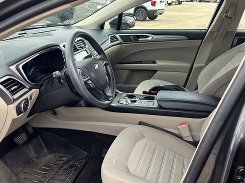 Used 2019 Ford Fusion SE image 10