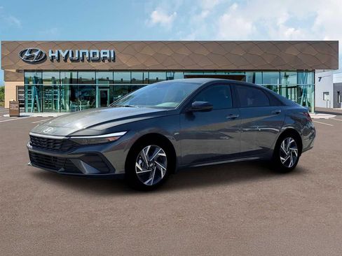 New 2025 Hyundai Elantra SEL FWD image 2