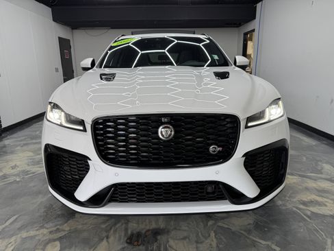 Used 2022 Jaguar F-PACE SVR image 7