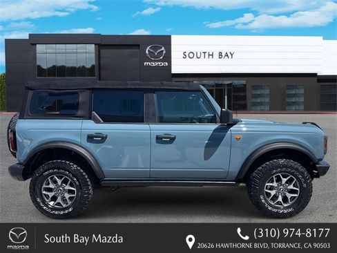 Used 2021 Ford Bronco Badlands image 2