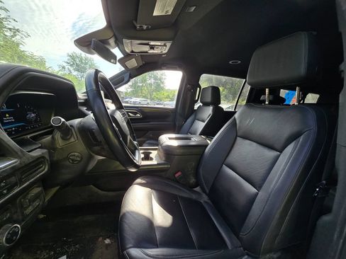Used 2023 Chevrolet Suburban Z71 w/ Luxury Package AWD/4WD image 15