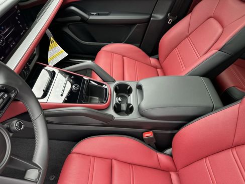 New 2025 Porsche Cayenne Coupe image 25