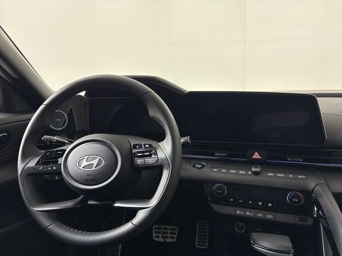 New 2025 Hyundai Elantra SEL FWD image 21