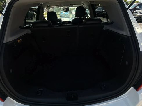 Used 2019 Chevrolet Trax LT w/ LT Convenience Package FWD image 11