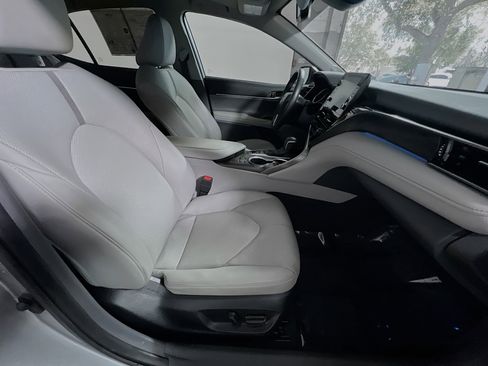 Used 2024 Toyota Camry XLE w/ Navigation Package image 31