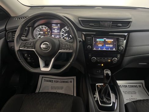 Used 2019 Nissan Rogue SV image 19