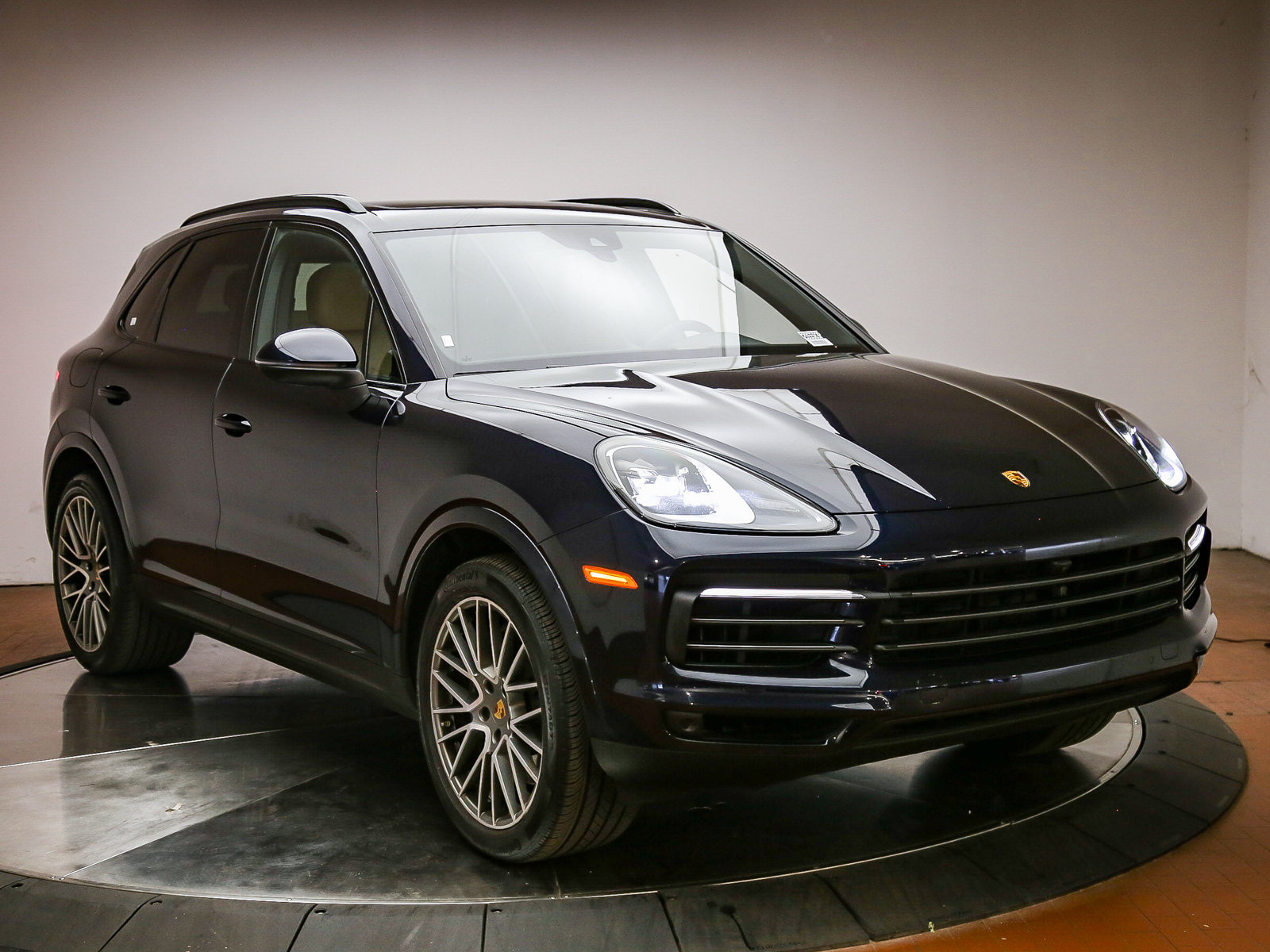 Certified 2023 Porsche Cayenne Platinum Edition AWD/4WD image 9
