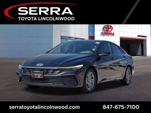 Used 2024 Hyundai Elantra Blue FWD image 1