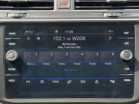 Used 2021 Volkswagen Tiguan SEL AWD/4WD image 35