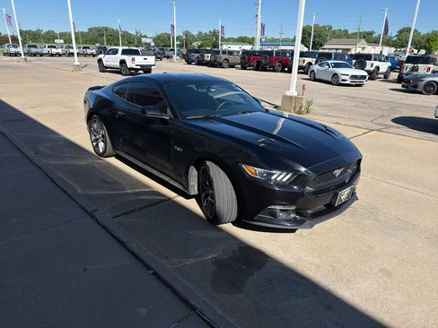 Used 2015 Ford Mustang GT Premium w/ Equipment Group 401A RWD image 4
