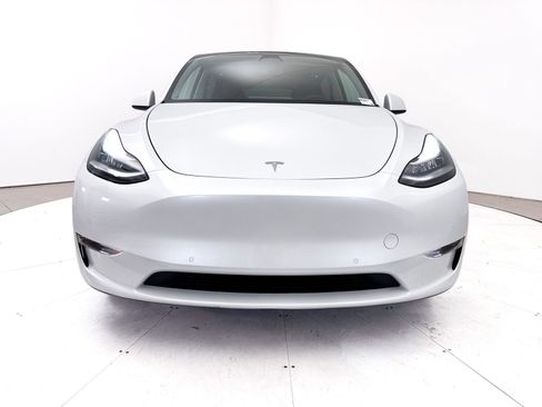 Used 2022 Tesla Model Y Long Range AWD/4WD image 12