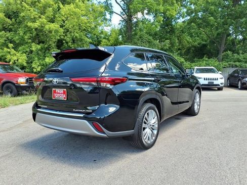 Used 2022 Toyota Highlander Platinum AWD/4WD image 7
