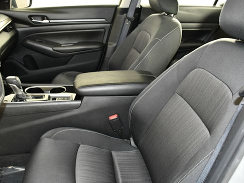 Used 2024 Nissan Altima 2.5 SV image 37