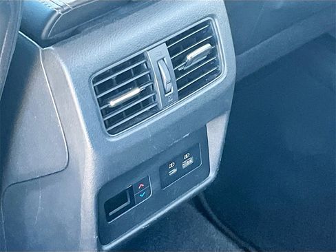 Used 2021 Nissan Rogue SL image 26