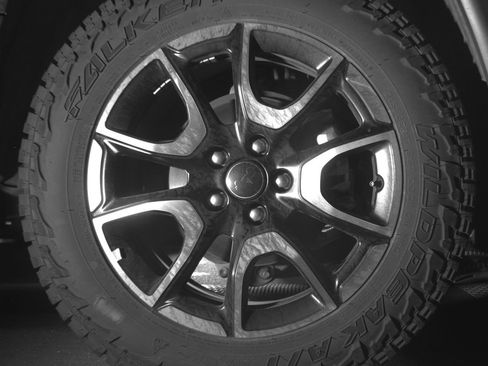 Used 2025 Jeep Compass Trailhawk AWD/4WD image 15