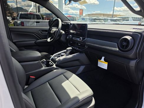 Used 2026 Chevrolet Colorado Trail Boss AWD/4WD image 19