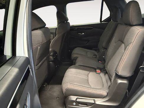 Used 2025 Honda Pilot Sport image 24