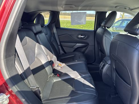 Used 2020 Jeep Cherokee Latitude Plus w/ Cold Weather Group image 13