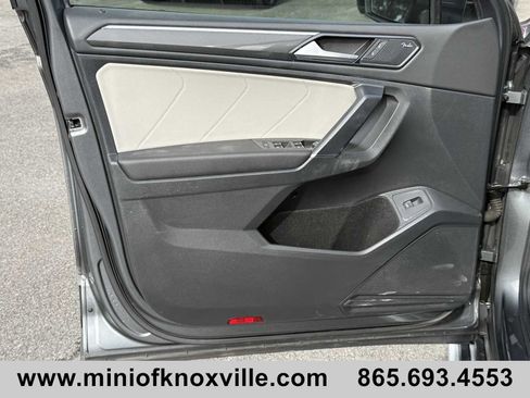 Used 2018 Volkswagen Tiguan SEL Premium image 12