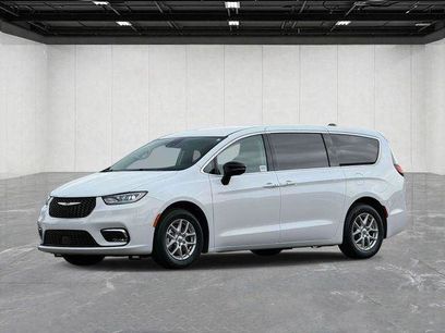 Certified 2024 Chrysler Pacifica Touring-L