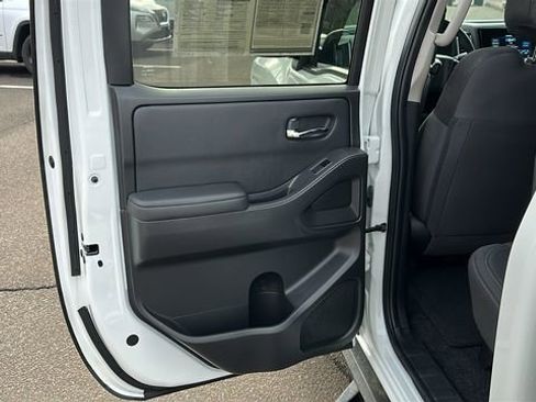 Certified 2023 Nissan Frontier SV w/ Tow Package image 19