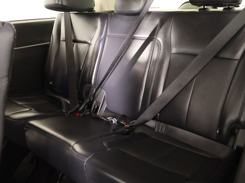 Used 2024 Ford Expedition Max XLT image 14