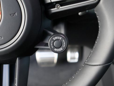 New 2025 Porsche Cayenne S image 32