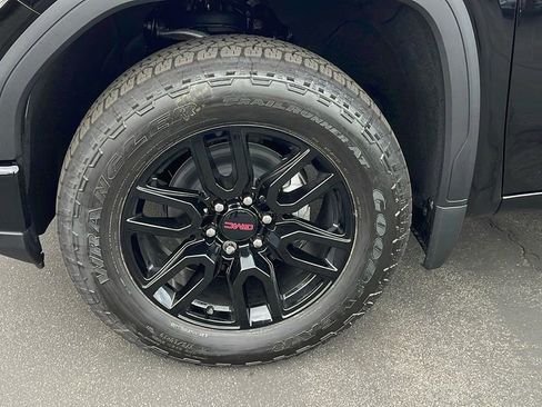 New 2026 GMC Sierra 1500 Elevation image 9