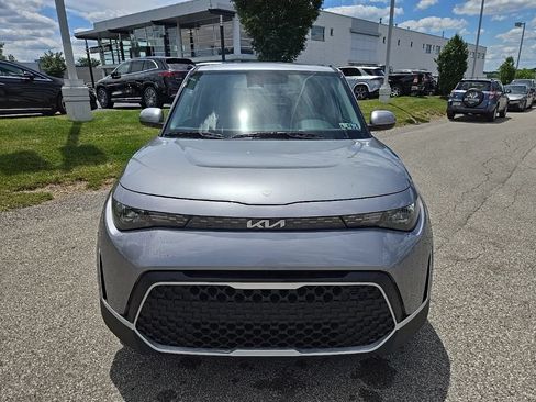 Certified 2025 Kia Soul LX w/ LX Technology Package FWD image 2