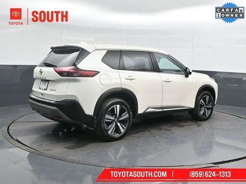 Used 2021 Nissan Rogue SL w/ Premium Package image 2
