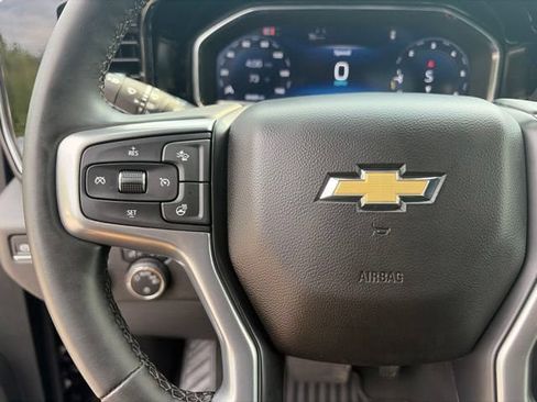 Used 2025 Chevrolet Silverado 1500 LT AWD/4WD image 16